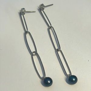 Vantel Pearls “Triple Link” Earrings